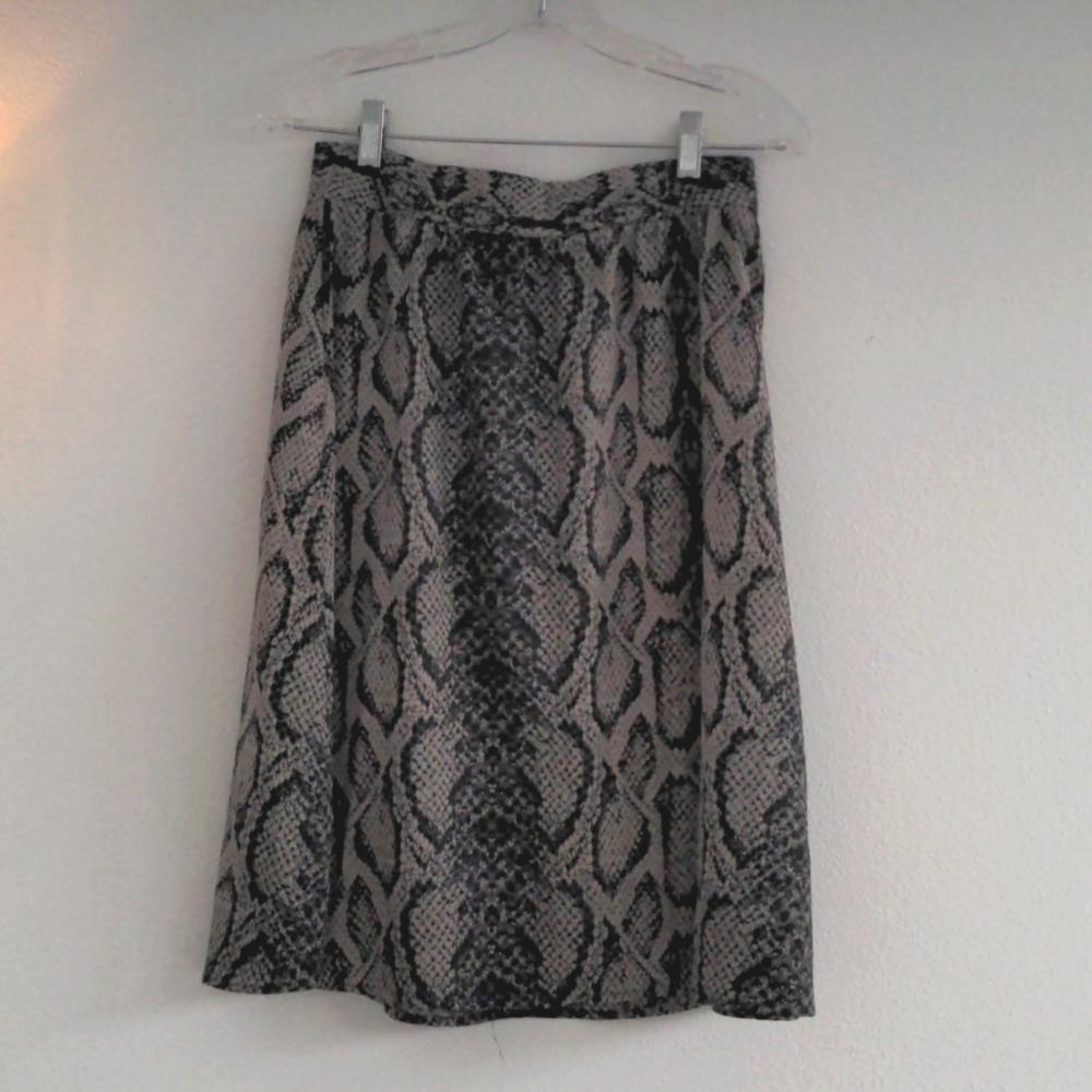 Harper & Gray snakeskin print skirt size small